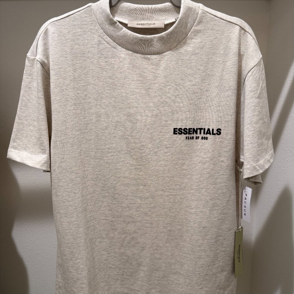 Combo Set Fear of God Essentials Light Oat T-shirt & Shorts BNWT Authentic ✅ - Picture 2 of 9